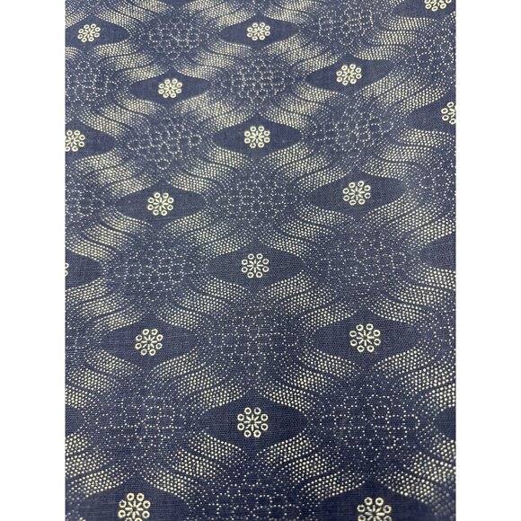 Three Cats English Blue White Cotton Fabric 1/4 yard x 34" Geometric Floral Patt - Picture 1 of 8